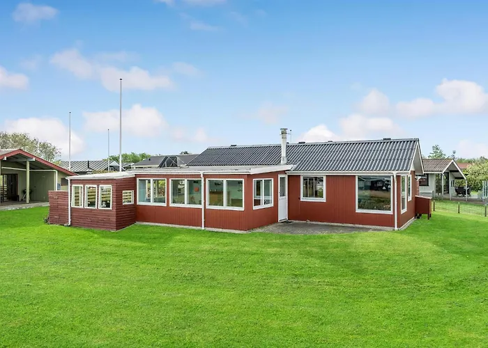5 Holiday home *